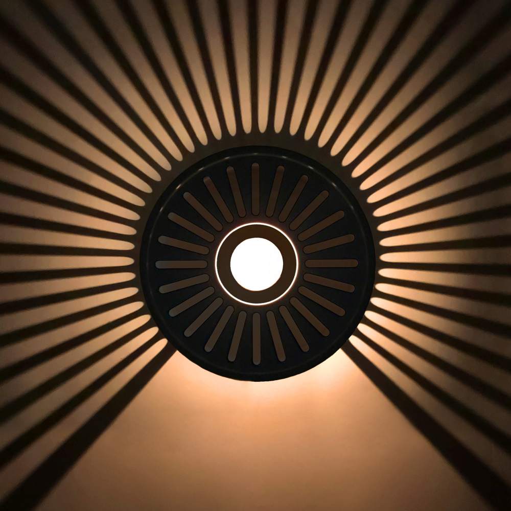 Creano schwarzes Stövchen "Stripes" aus Edelstahl mit Teelichthalter