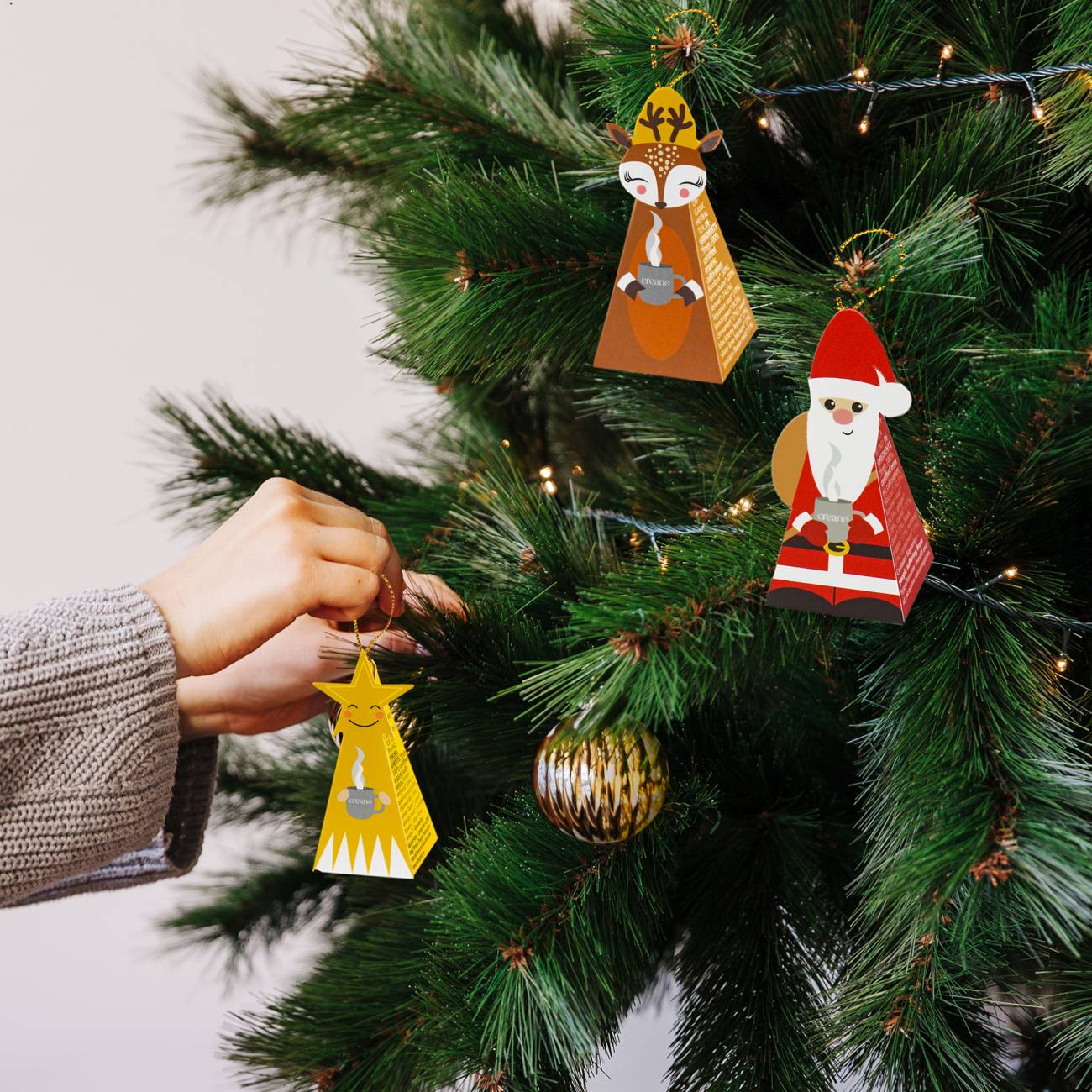 Christmas Bio Kräutertee 9er Pyramiden Geschenkset „ORGANIC HERBAL TEA“ - 9 Bio-Pyramiden-Teebeutel in 9 unterschiedlichen Sorten - 22,5g*² - Creano